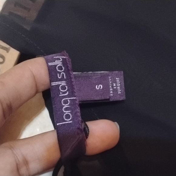 Sheer sparkle top with keyhole bow tie back and sheer panel neck and hem - Picture 4 of 8